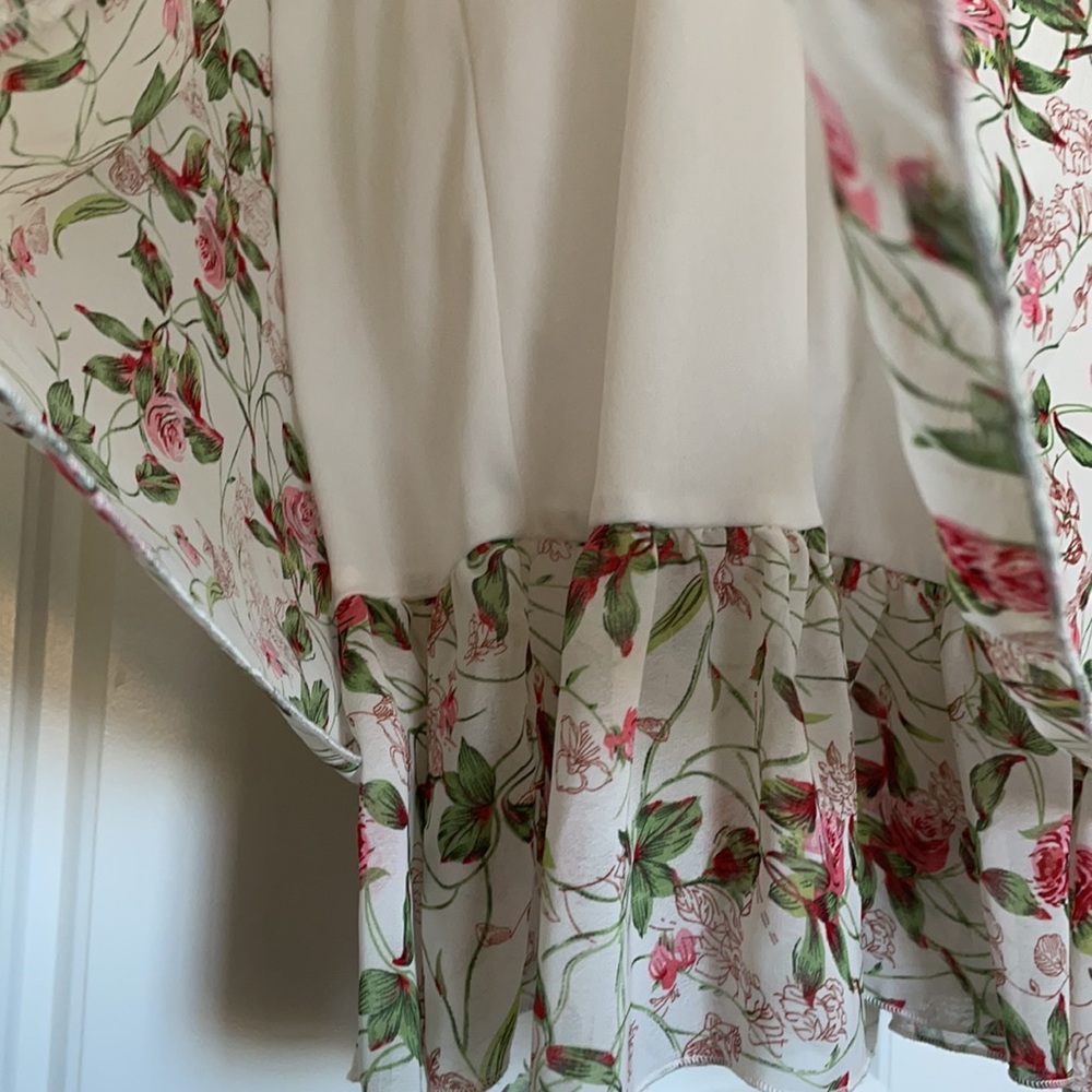 Slip on Dress with Roses 🌹 🥀 🌹 - Picture 4 of 5